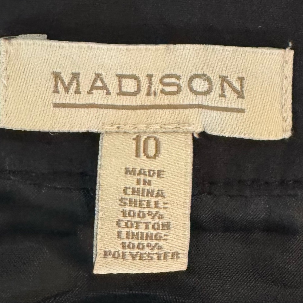 Madison Black Ruffle Bib Tiered Dress Keyhole Sleeveless Size 10 - Picture 8 of 8